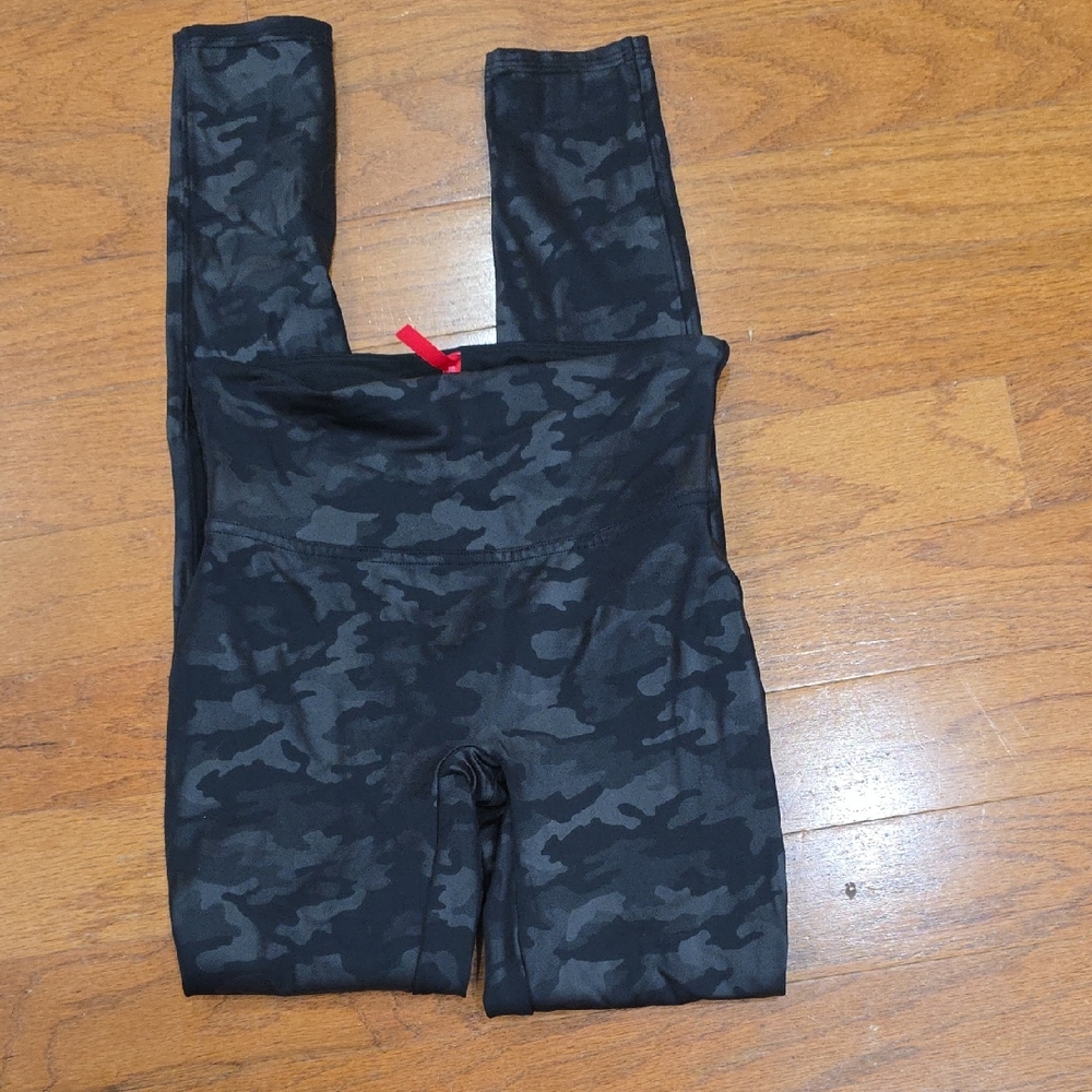 SPANX Black Leggings with High Waist and Stretchy Fit